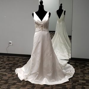 Exclusively by A.C.E. , diamond white,size 10